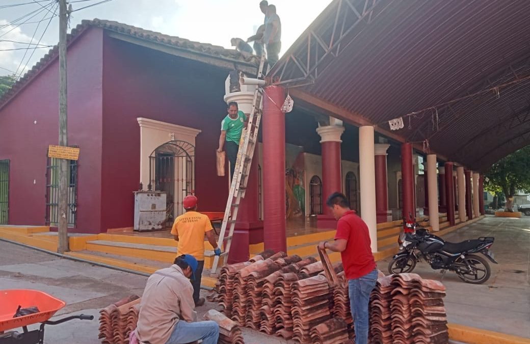 Rehabilitación del techado del palacio municipal y biblioteca municipal