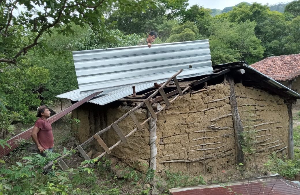 Instalación de techo firme para el mejoramiento de la vivienda comunidad de Río Grande